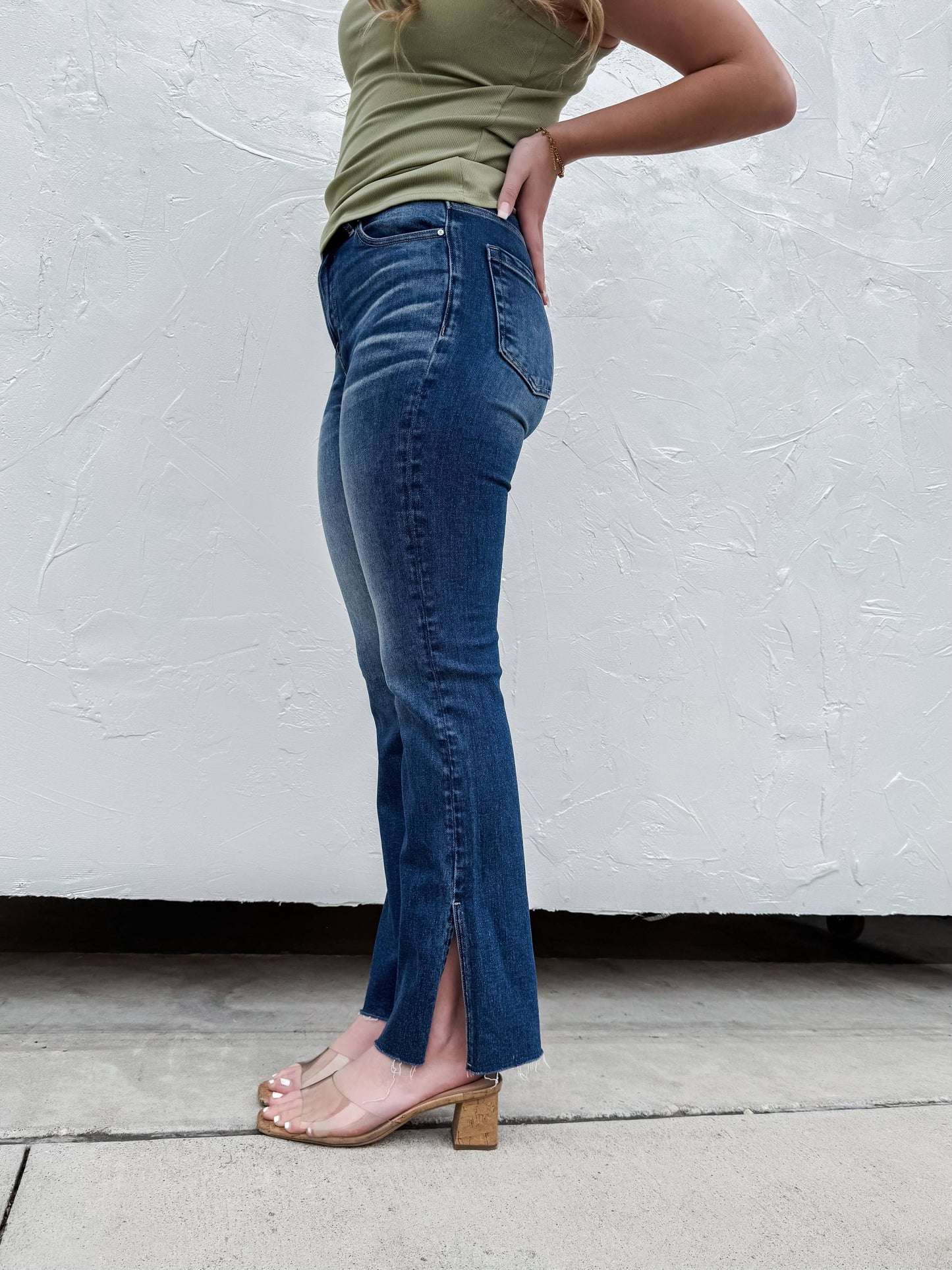 TAYLEN SPLIT HEM JEAN