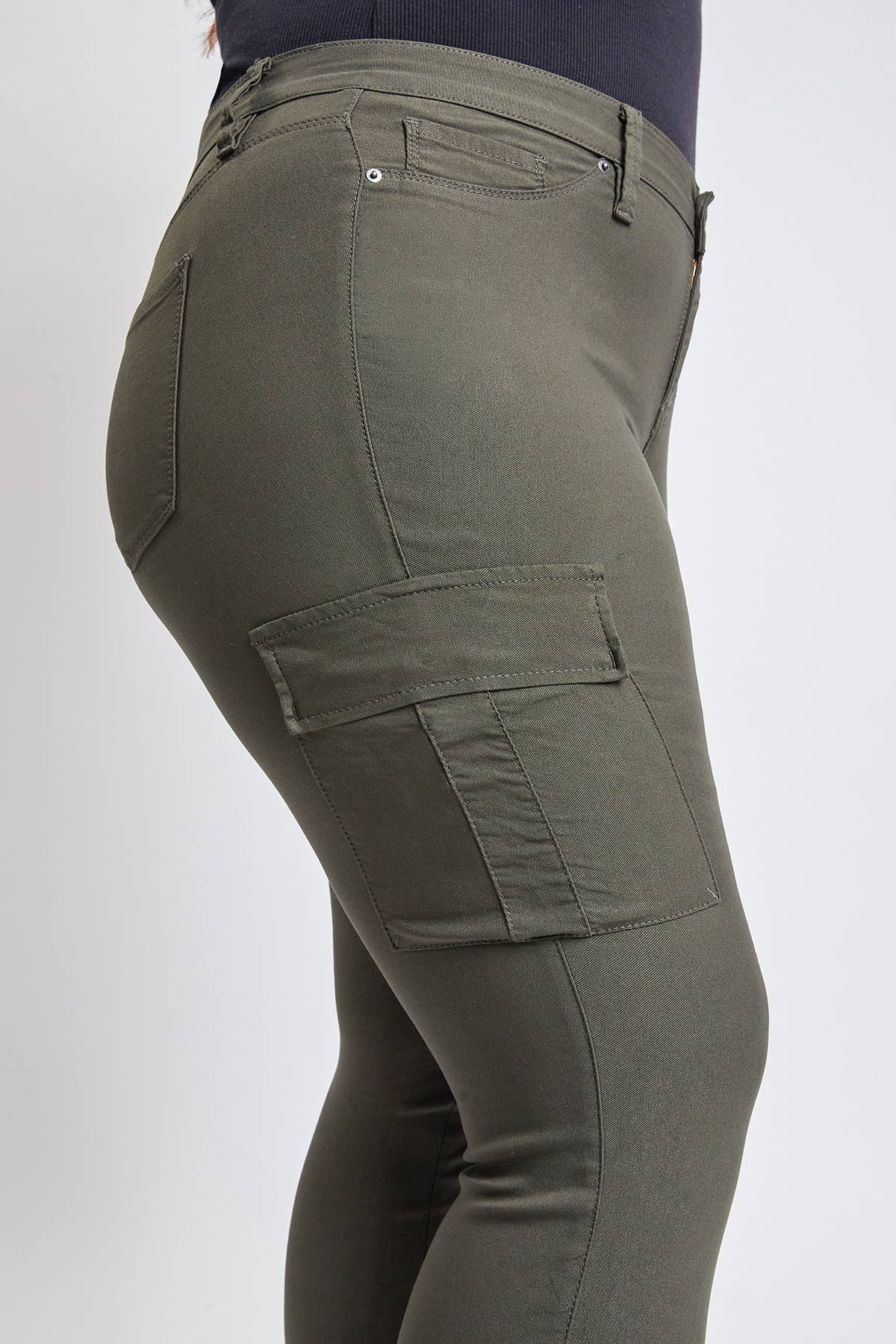 Junior Plus Hyperstretch Forever Color Cargo Jeans