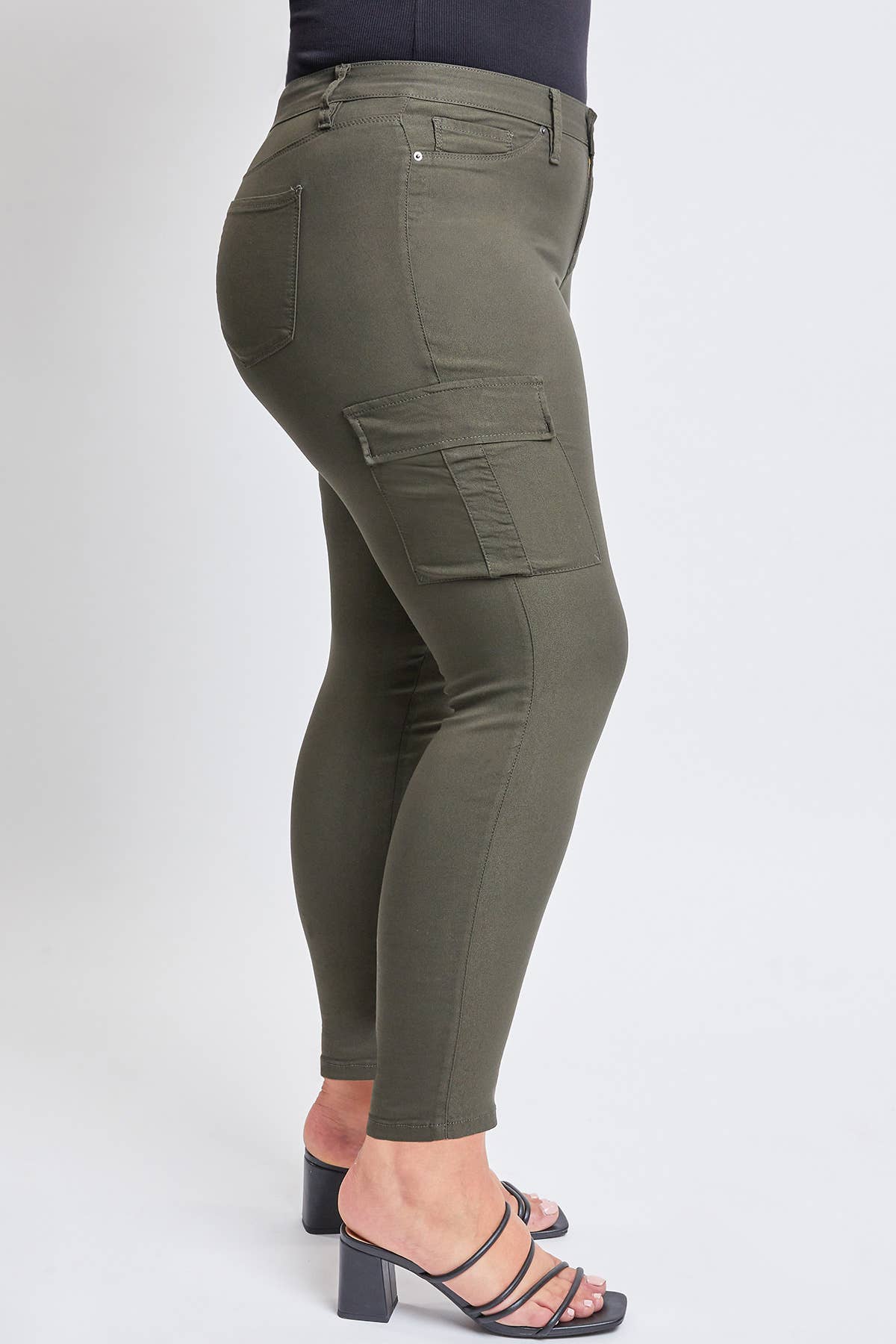 Junior Plus Hyperstretch Forever Color Cargo Jeans