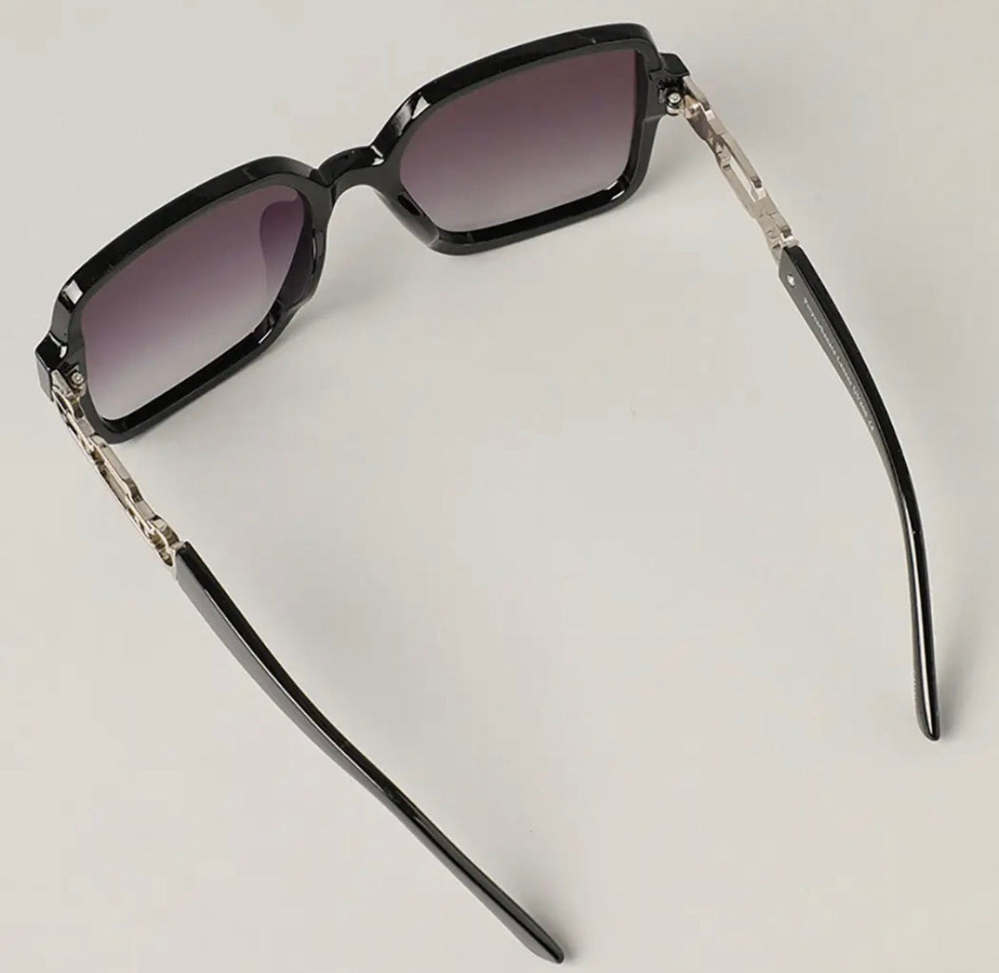 The Fifth Avenue Frames