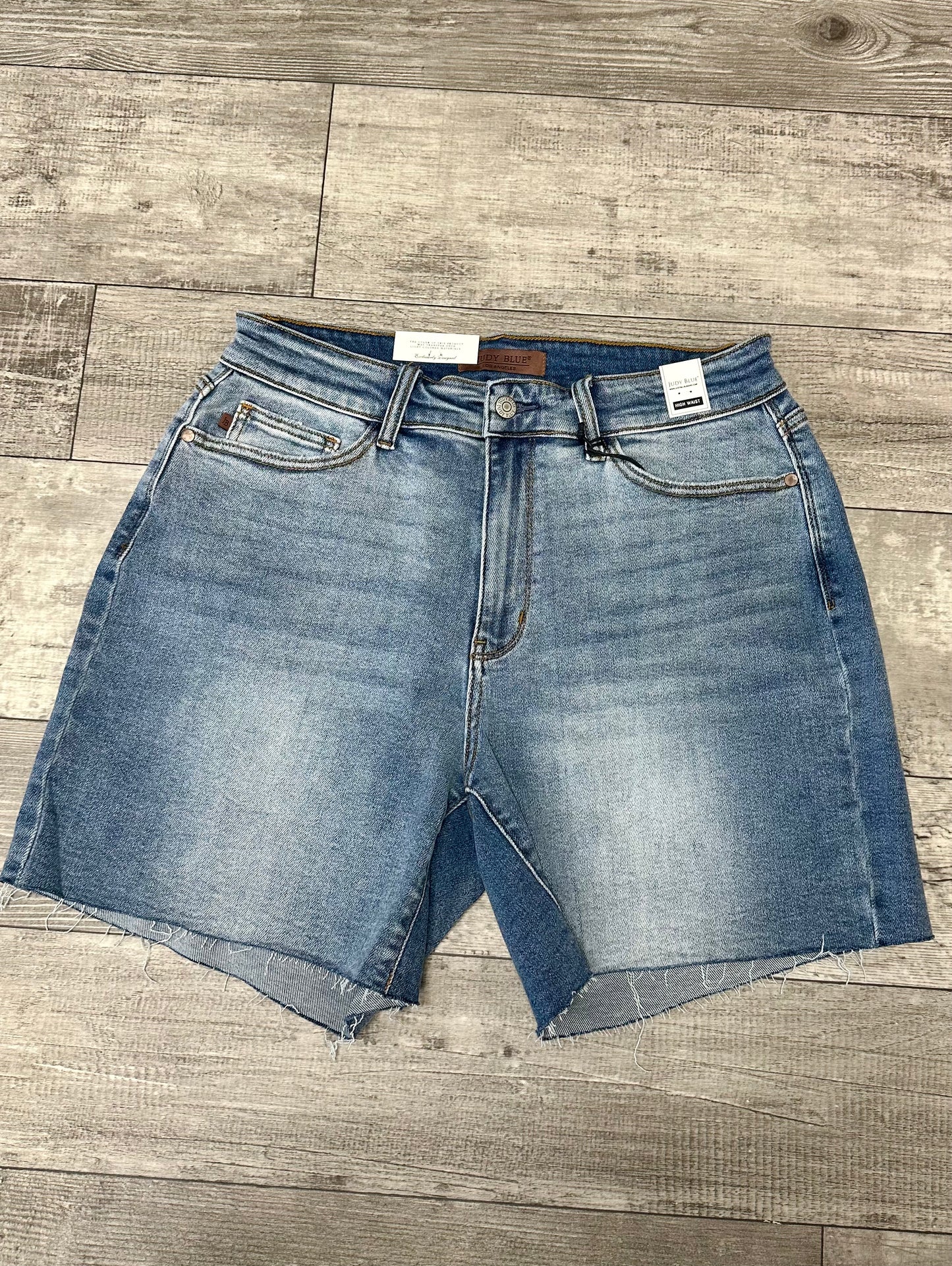 Daisy Curve Denim Shorts