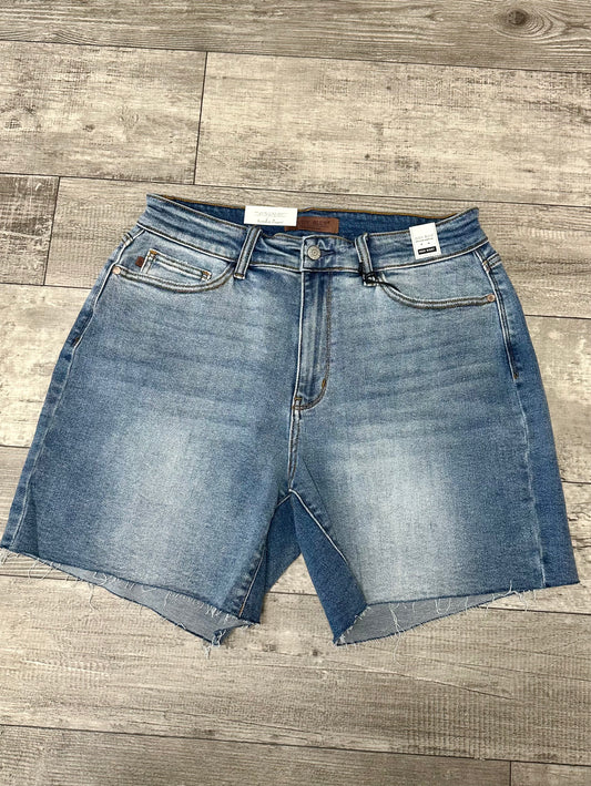Daisy Curve Denim Shorts